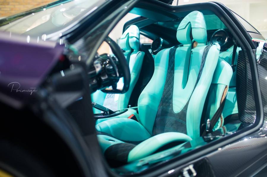 Интерьер Pagani Huayra Purple Carbon Dinastia 2016 года  (фото 5 из 8)